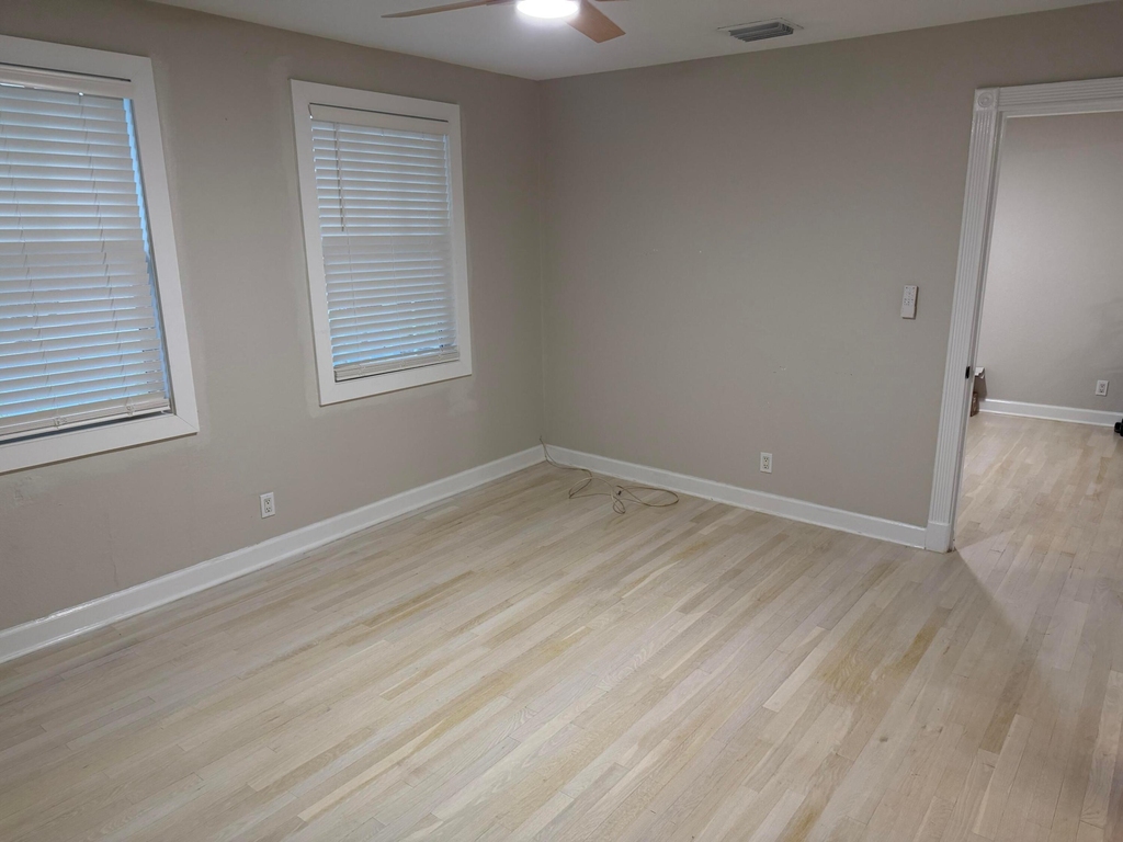 176 E 24th Street - Photo 9