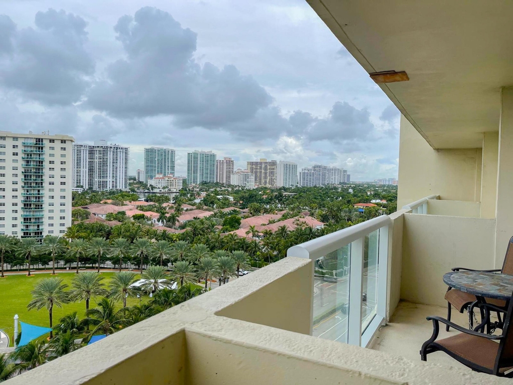 19201 Collins Avenue - Photo 7