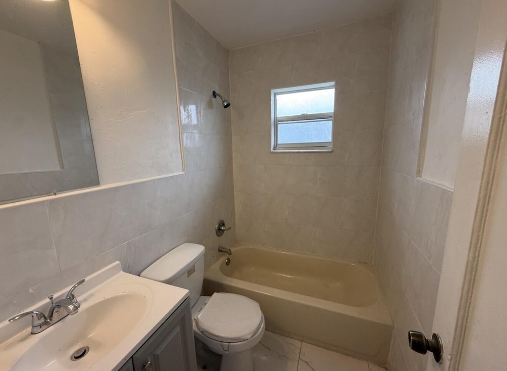 832 Nw 10th Street - Photo 8