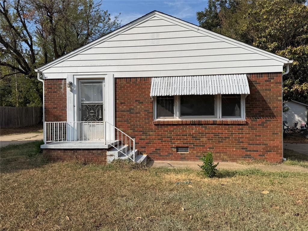 511 E Harmon Drive - Photo 0