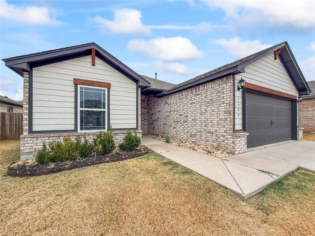 1609 Vermilion Lane - Photo 1