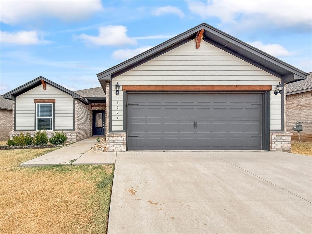 1609 Vermilion Lane - Photo 0