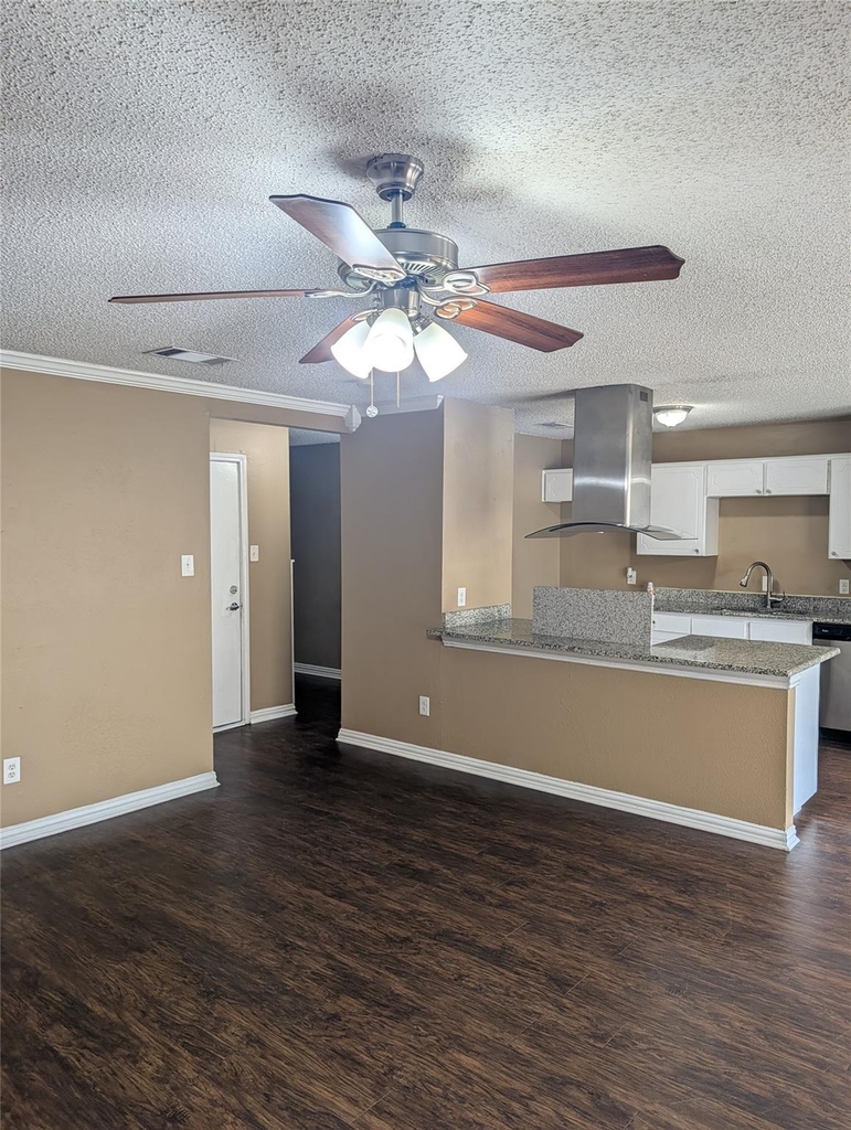5325 Weddington Court - Photo 4