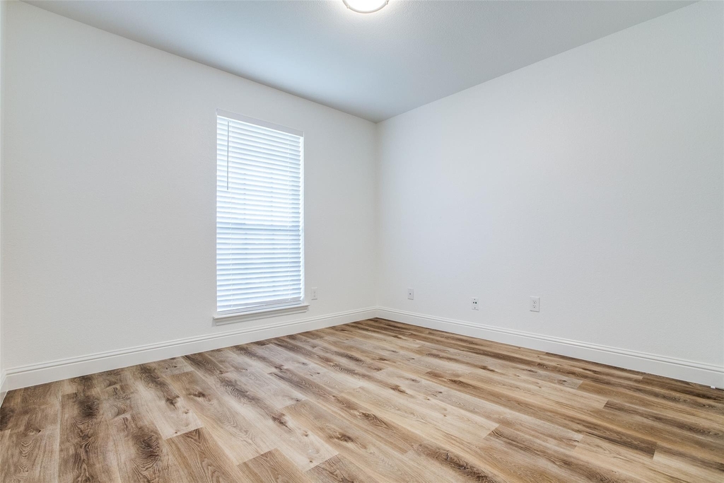 8341 Edgewater Drive - Photo 18