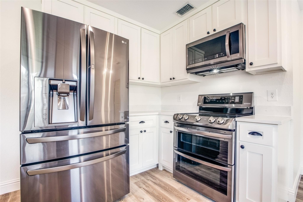 8341 Edgewater Drive - Photo 10