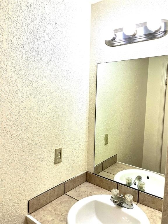 1901 E Lindsey Street - Photo 9