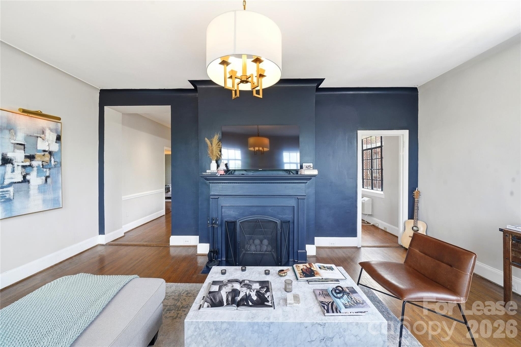 301 W 10th Street - Photo 0