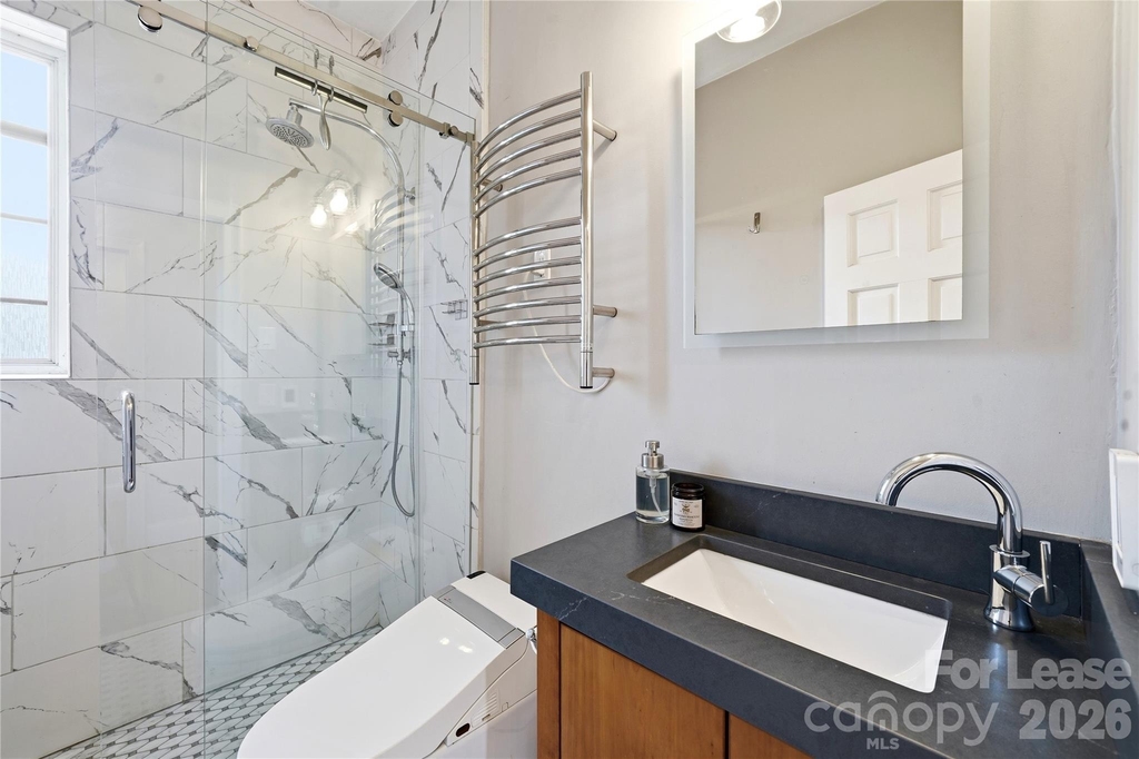 301 W 10th Street - Photo 18