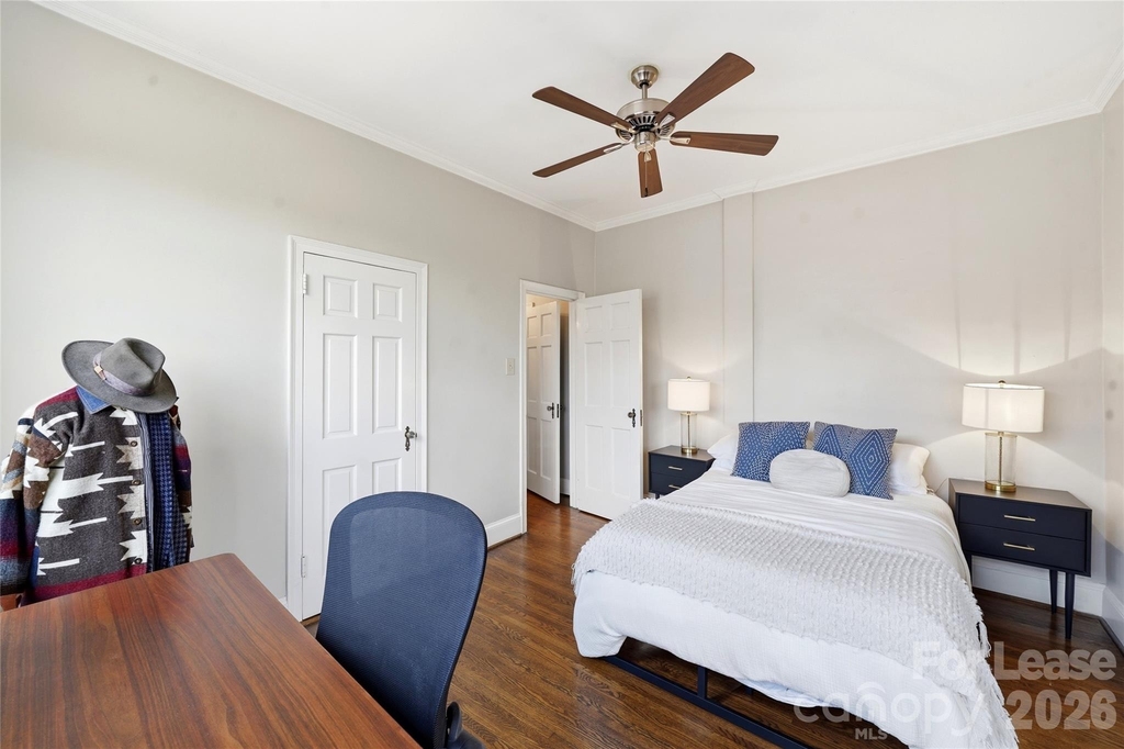 301 W 10th Street - Photo 15