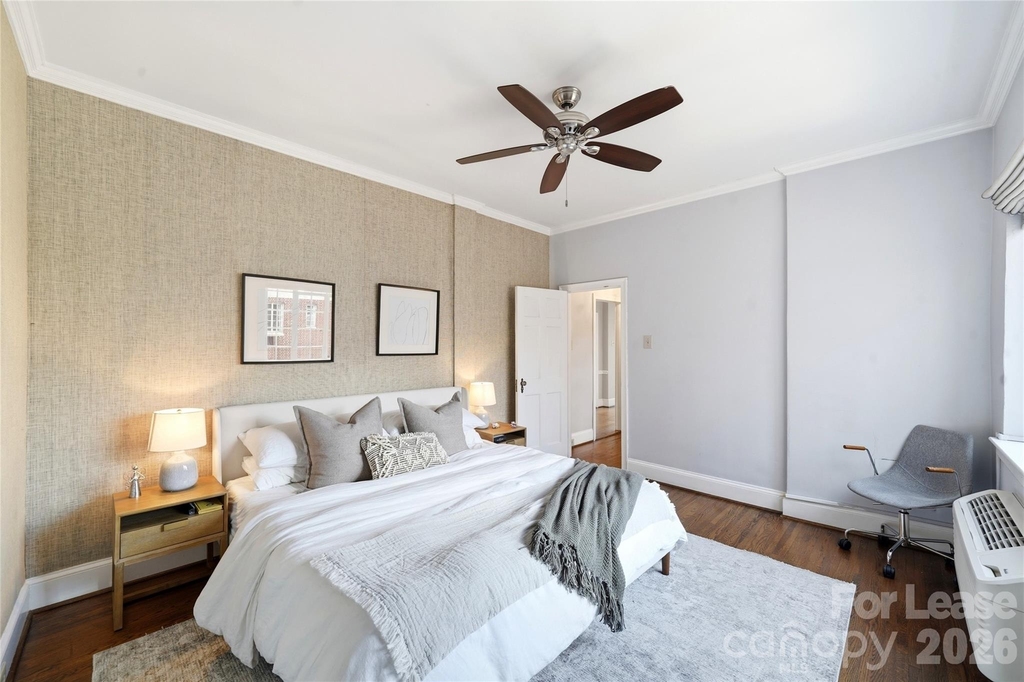301 W 10th Street - Photo 13