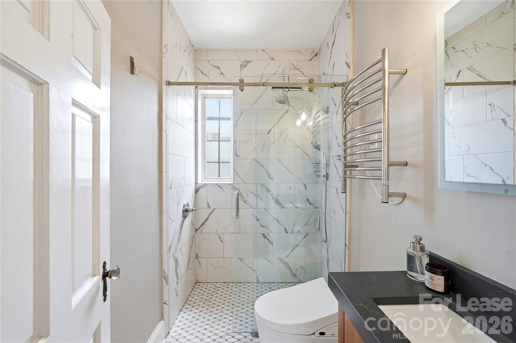 301 W 10th Street - Photo 19