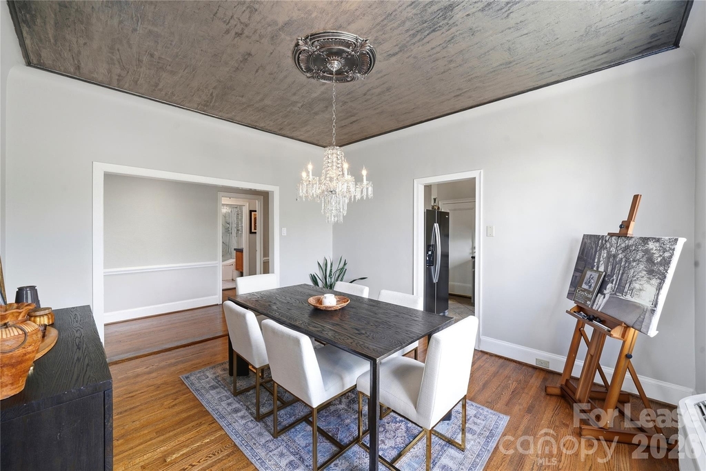 301 W 10th Street - Photo 6