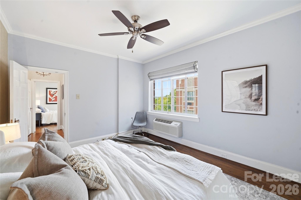 301 W 10th Street - Photo 14