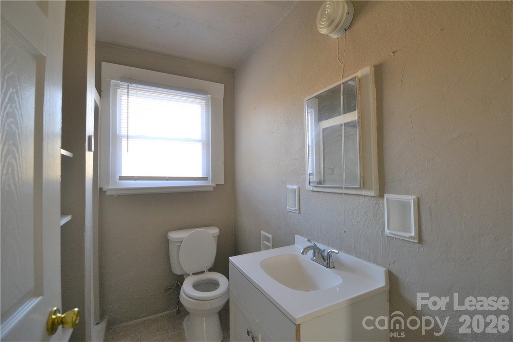 129 Brumley Avenue Ne - Photo 9