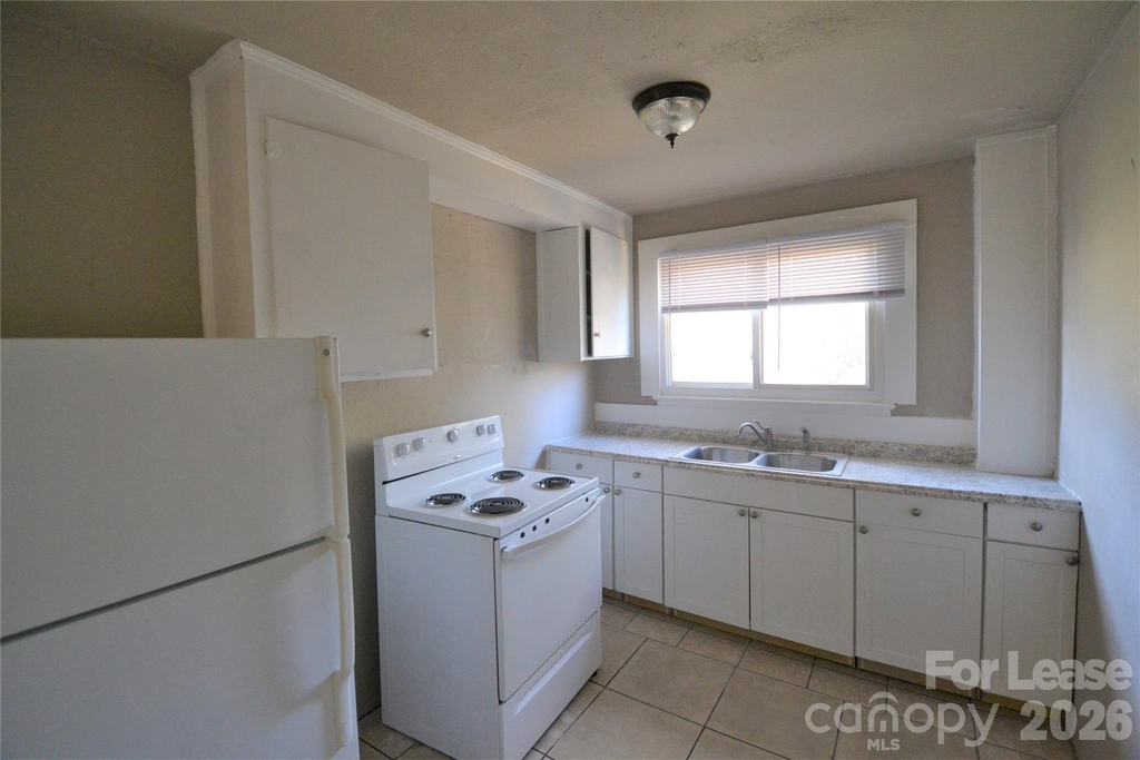 129 Brumley Avenue Ne - Photo 6