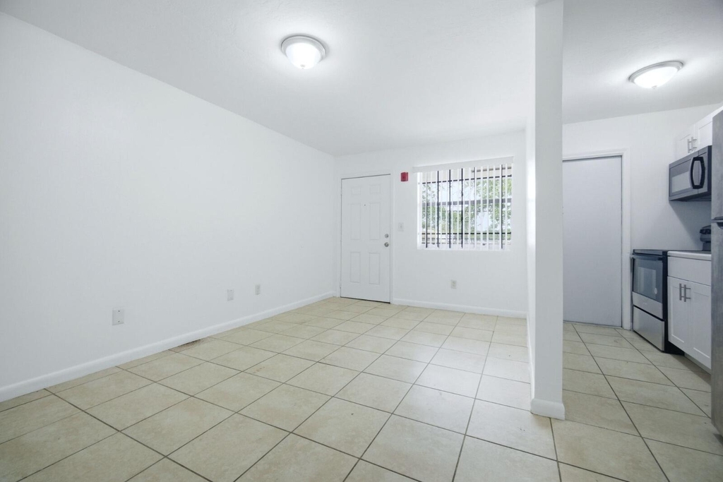750 Nw 56th Street - Photo 3