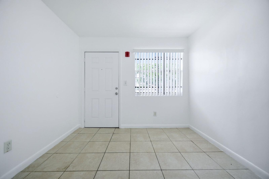 750 Nw 56th Street - Photo 1