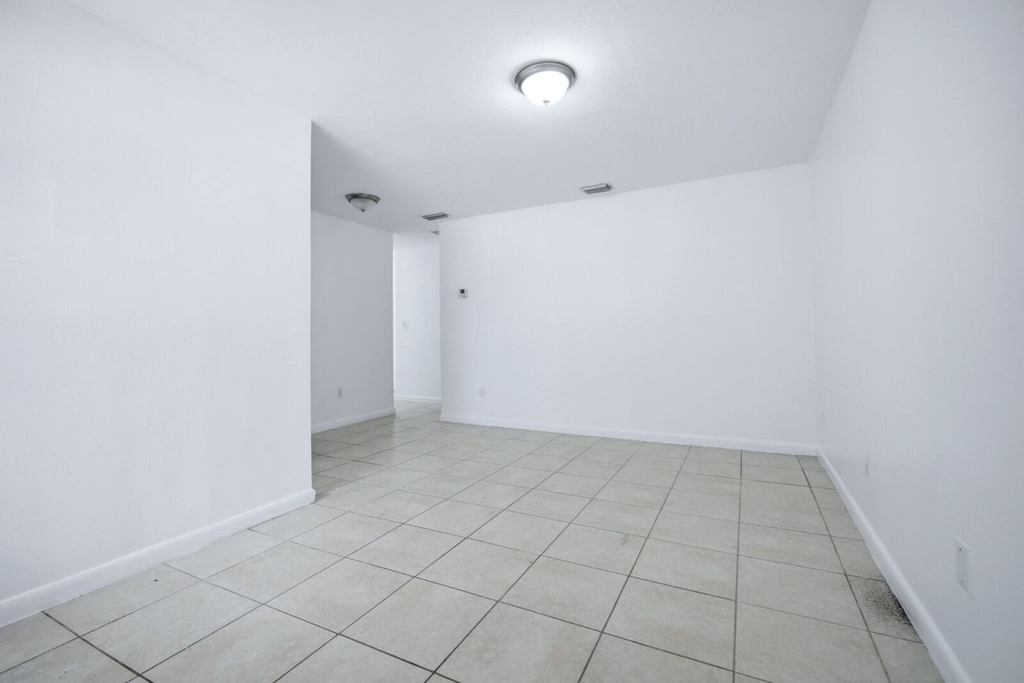 750 Nw 56th Street - Photo 7