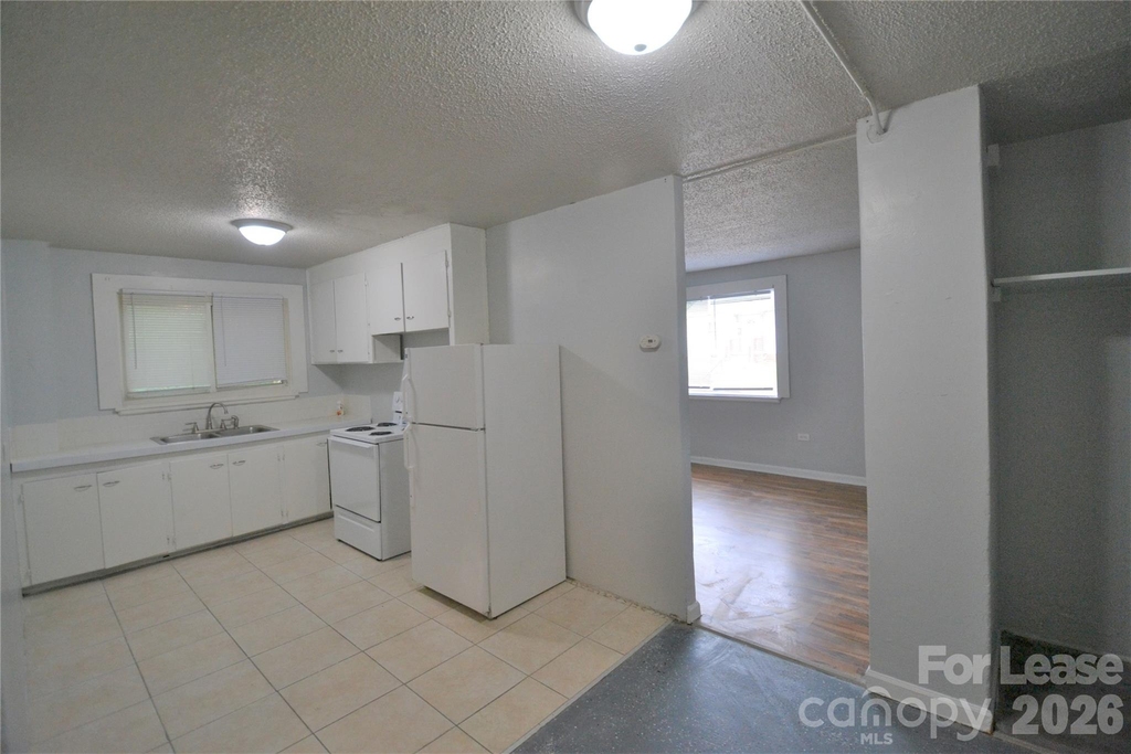 129 Brumley Avenue Ne - Photo 0