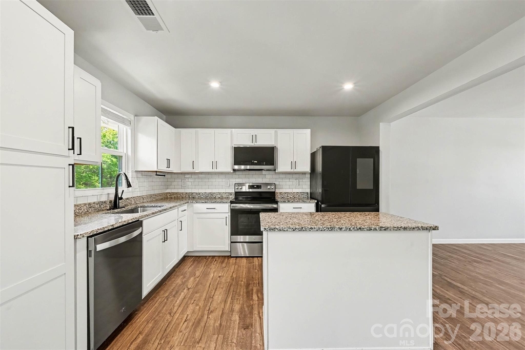 904 Taybyn Road - Photo 11