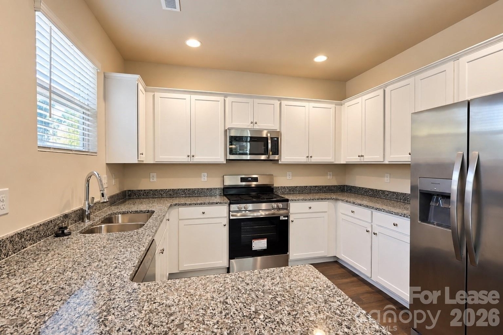 1010 Moorebrook Drive - Photo 8
