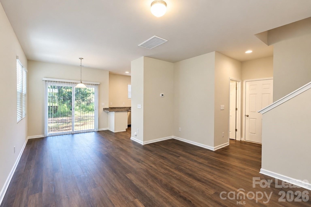 1010 Moorebrook Drive - Photo 3