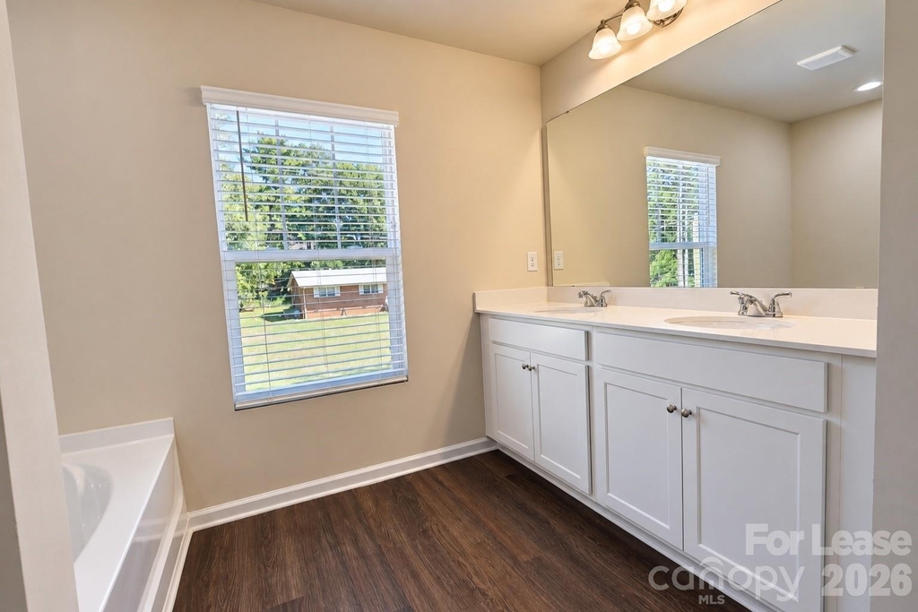 1010 Moorebrook Drive - Photo 29