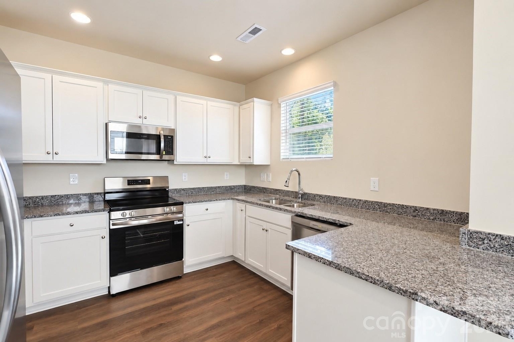 1010 Moorebrook Drive - Photo 39