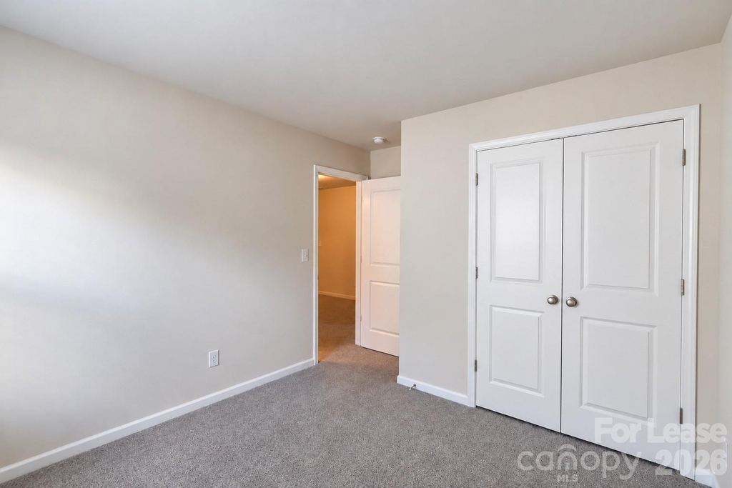 1010 Moorebrook Drive - Photo 31