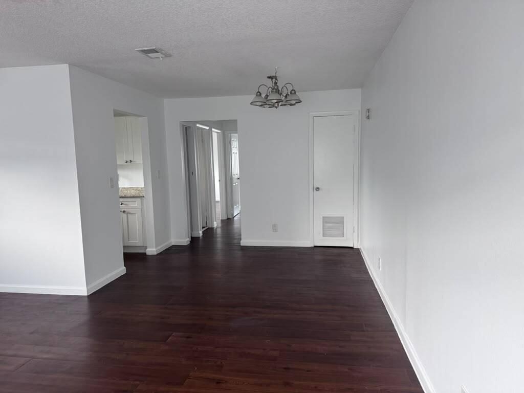 113 E Tiffany Drive - Photo 8