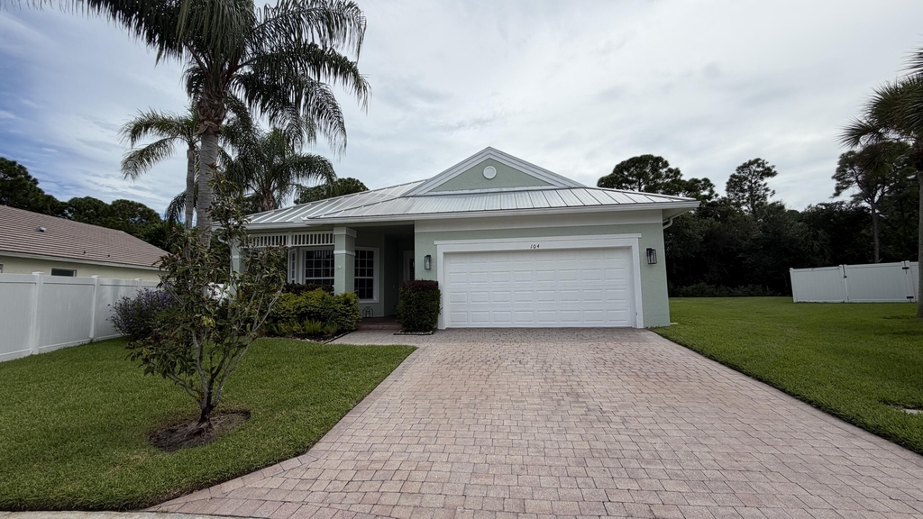 104 Nw Pleasant Grove Way - Photo 0