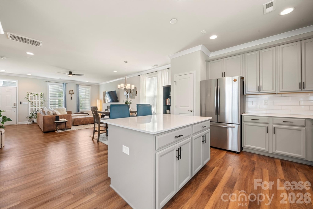 8309 Scotney Bluff Avenue - Photo 9