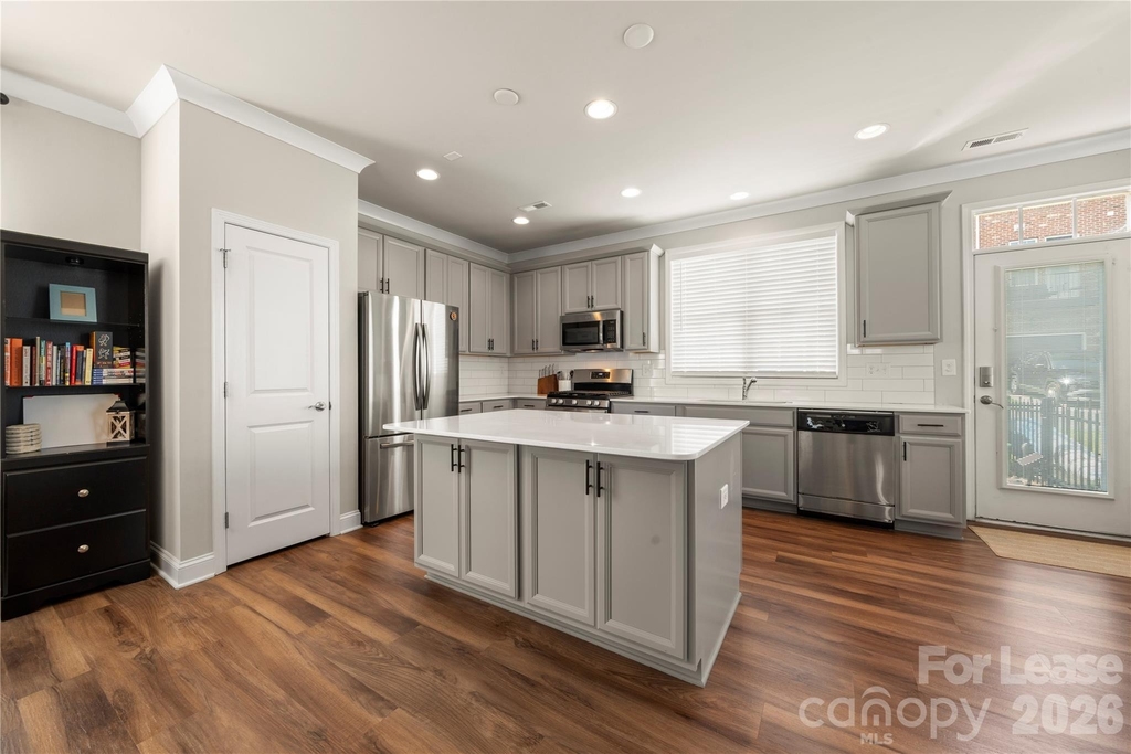 8309 Scotney Bluff Avenue - Photo 11