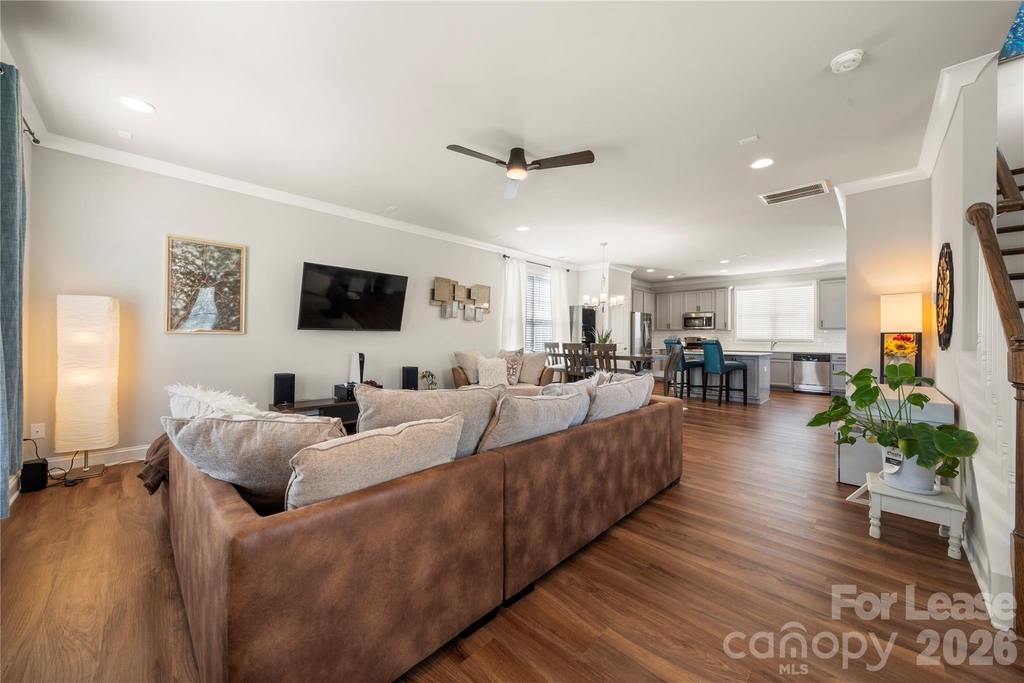 8309 Scotney Bluff Avenue - Photo 5