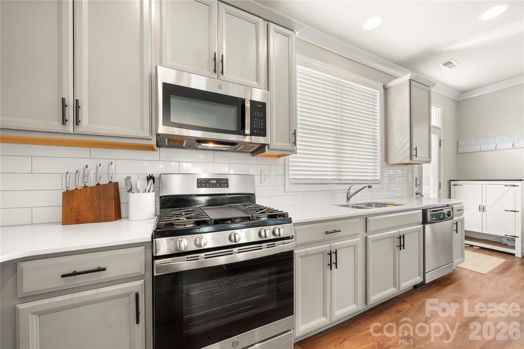 8309 Scotney Bluff Avenue - Photo 2
