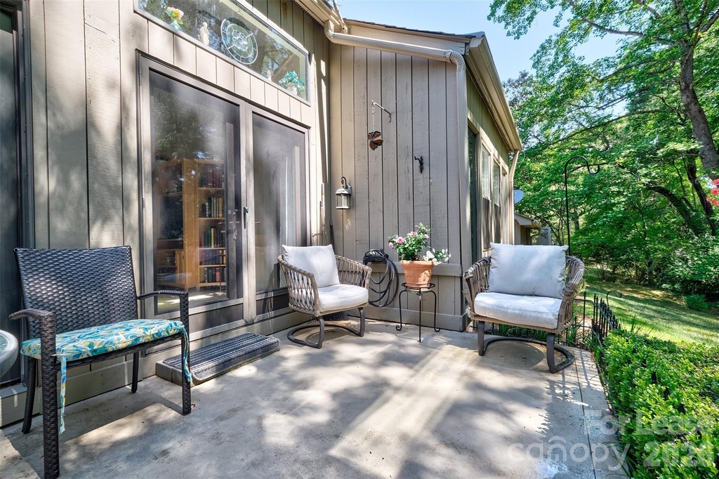 114 Pine Grove Circle - Photo 22