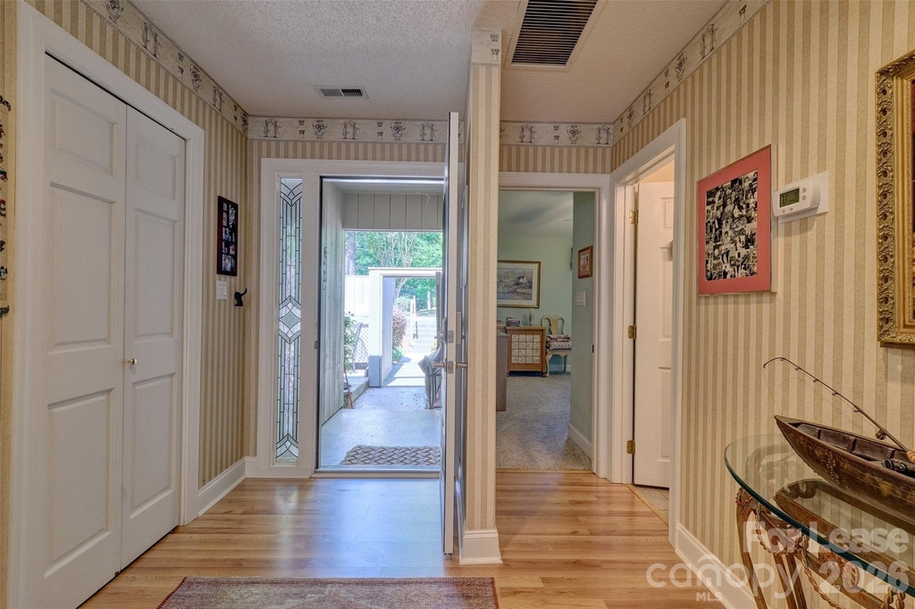 114 Pine Grove Circle - Photo 2