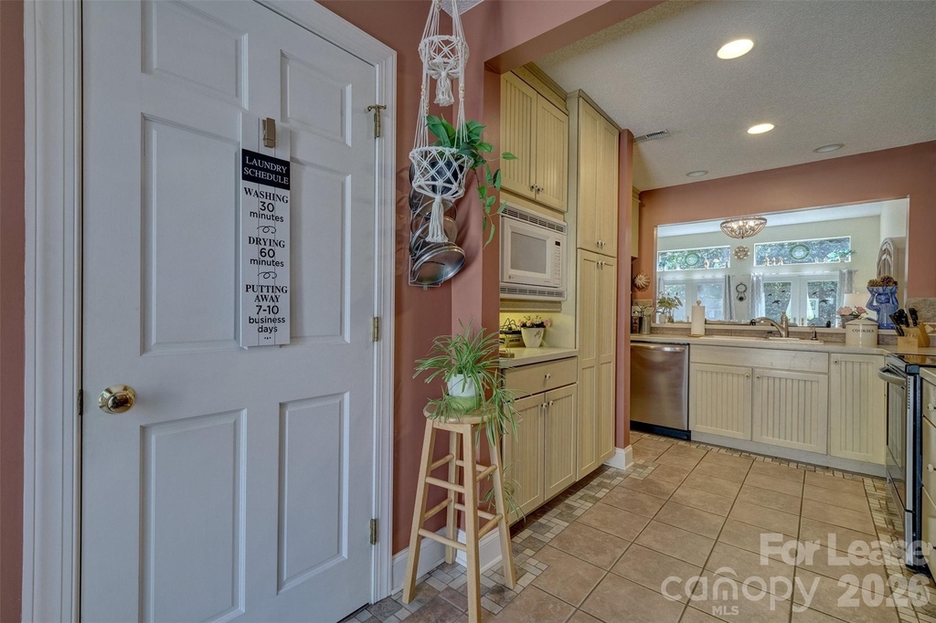 114 Pine Grove Circle - Photo 11