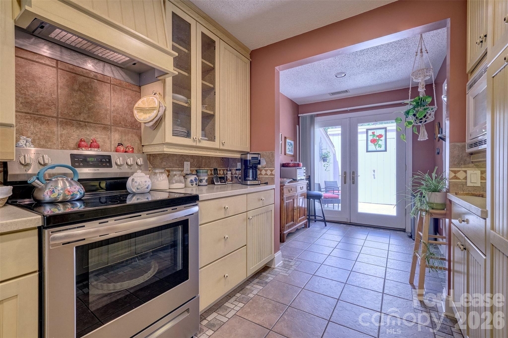 114 Pine Grove Circle - Photo 9