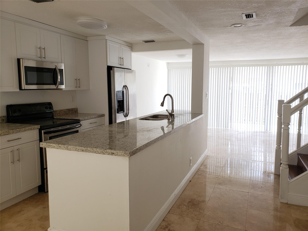 851 Nw 81st Terrace - Photo 2