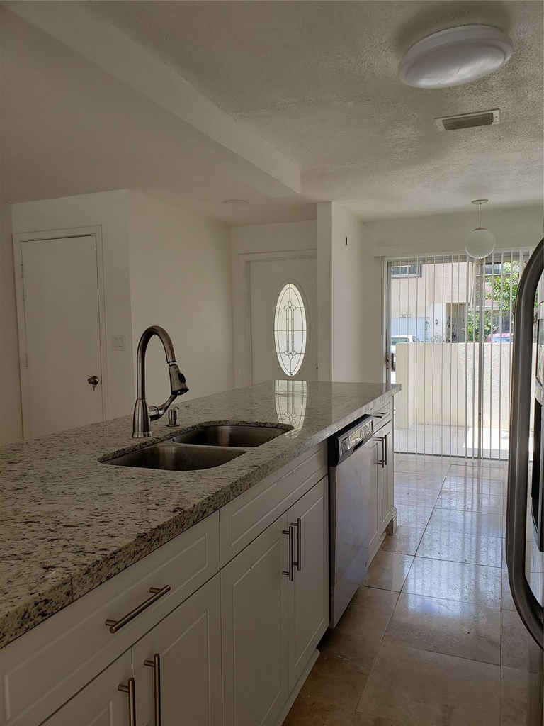 851 Nw 81st Terrace - Photo 3