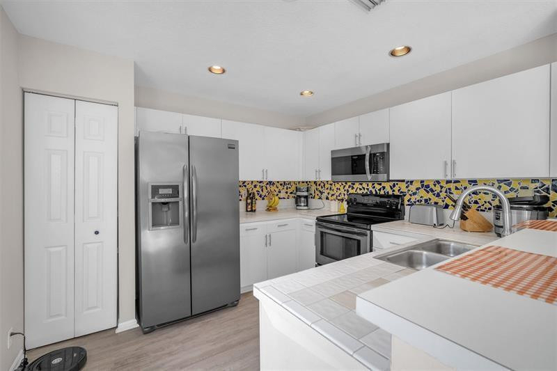 4734 Sw 13th Place - Photo 10
