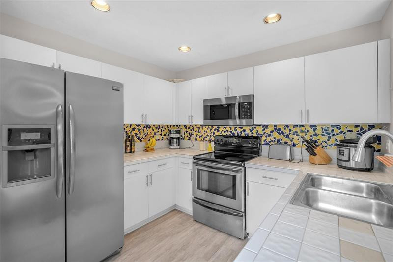 4734 Sw 13th Place - Photo 3