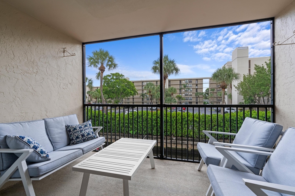16 Royal Palm Way - Photo 16