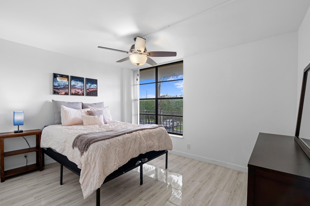 16 Royal Palm Way - Photo 13