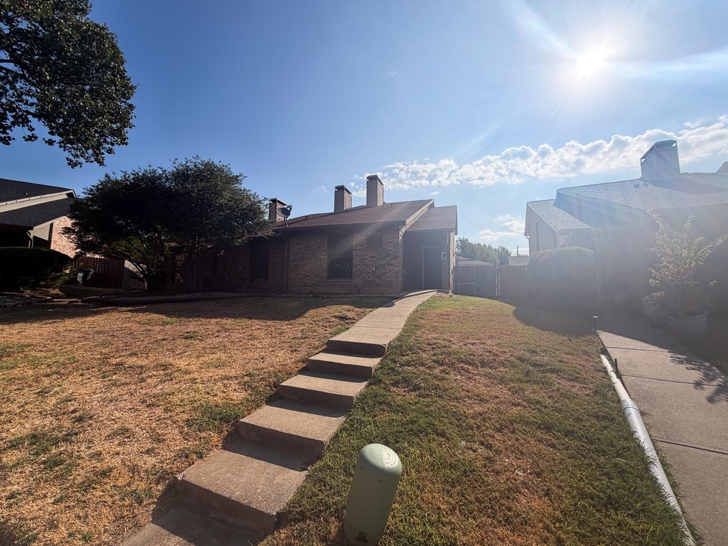 615 Lost Springs Court - Photo 0