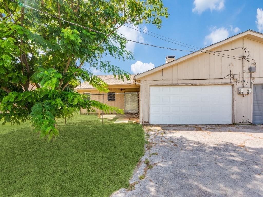 1111 N Nolan River Road - Photo 1