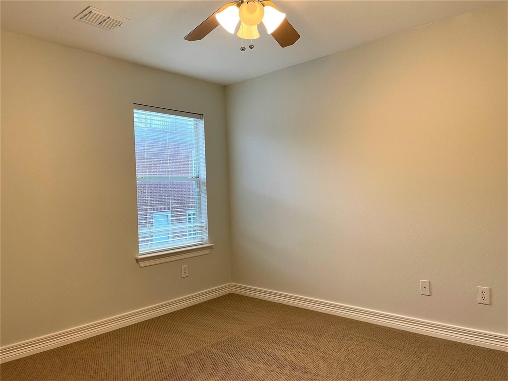 2480 Worthington Street - Photo 15