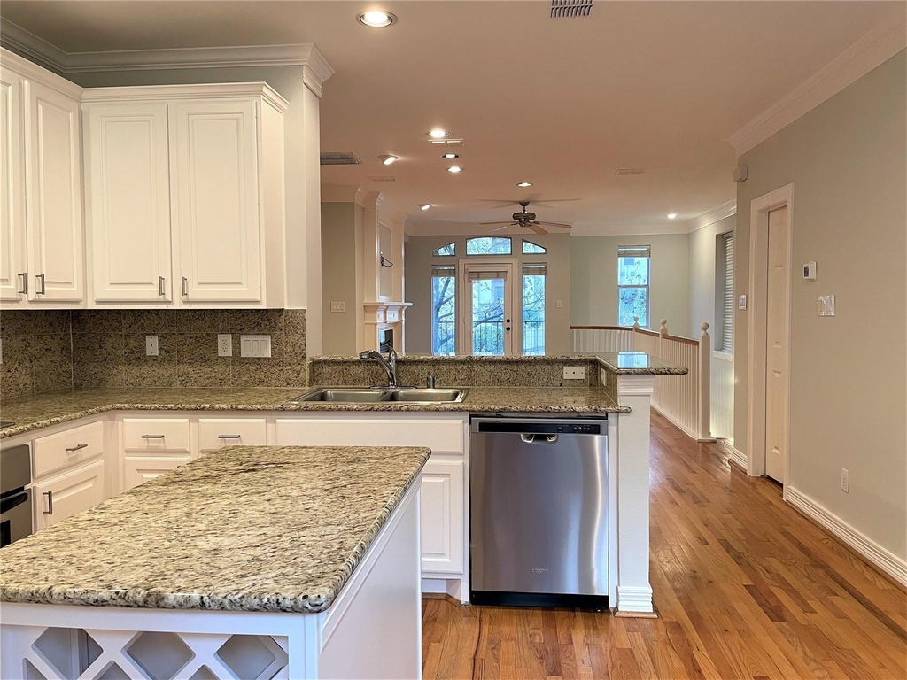 2480 Worthington Street - Photo 6