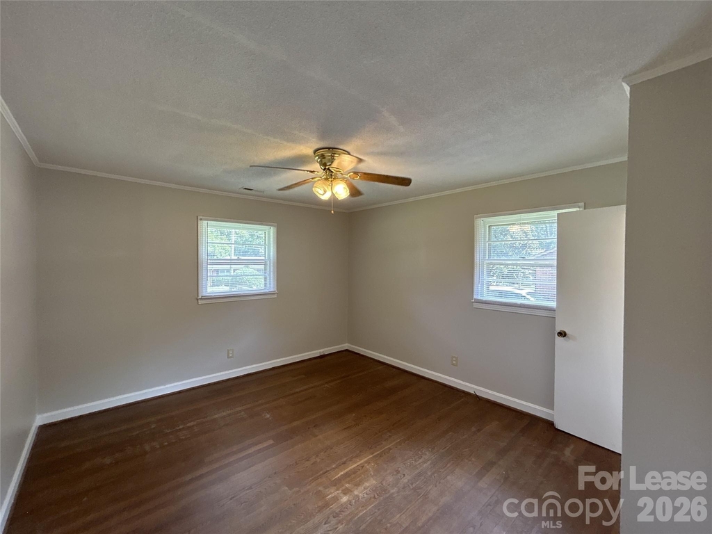 401 Jenny Street - Photo 4